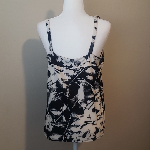 Suni Leigh Tank - Picture 2 of 3